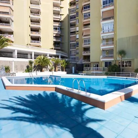 Live Decre Con Piscina דירה *